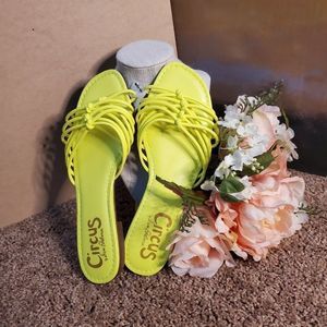 NWT Circus Yellow Bradley Sandals
